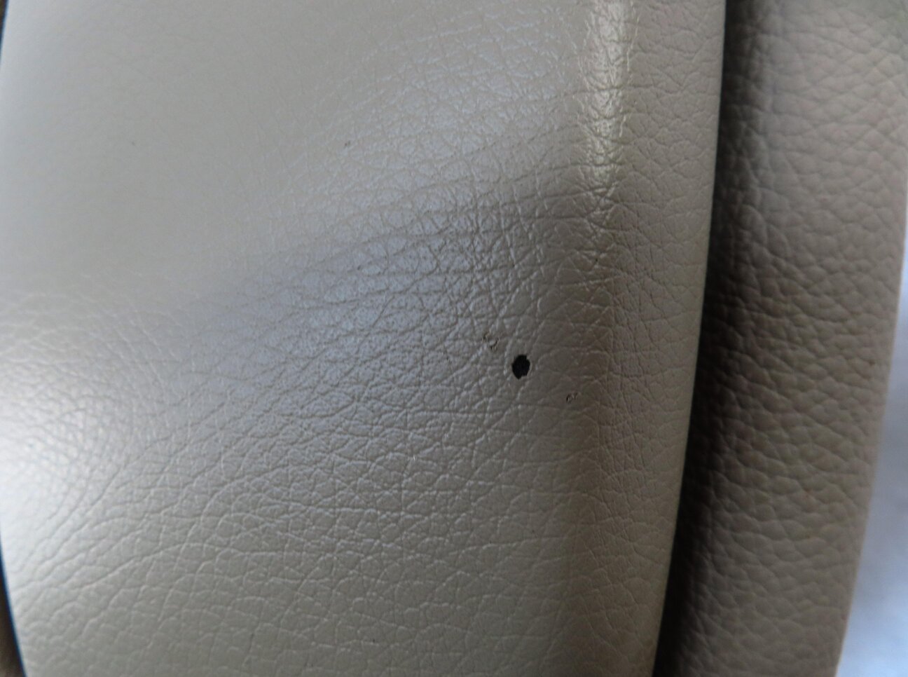 Thumbnail 6: 13-14 MERCEDES C CLASS (W204) FRONT LEFT OR RIGHT SEAT HEADREST (BEIGE)