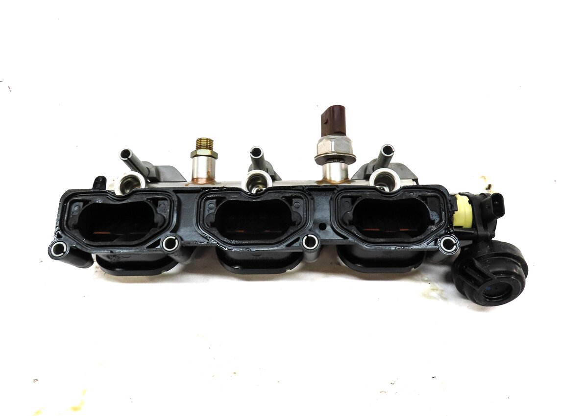 Thumbnail 4: 12-17 AUDI A6 A7 Q5 S5 SQ5 - 3.0L SUPERCHARGED - LEFT INTAKE MANIFOLD DIFFUSER