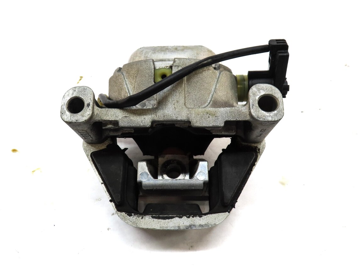 Thumbnail 3: 2012 AUDI A7 (C7 4G8) 3.0L SUPER CGXB ENGINE RIGHT PASSENGER SIDE MOTOR MOUNT