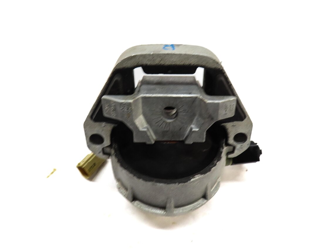 Thumbnail 4: 2012 AUDI A7 (C7 4G8) 3.0L SUPER CGXB ENGINE RIGHT PASSENGER SIDE MOTOR MOUNT