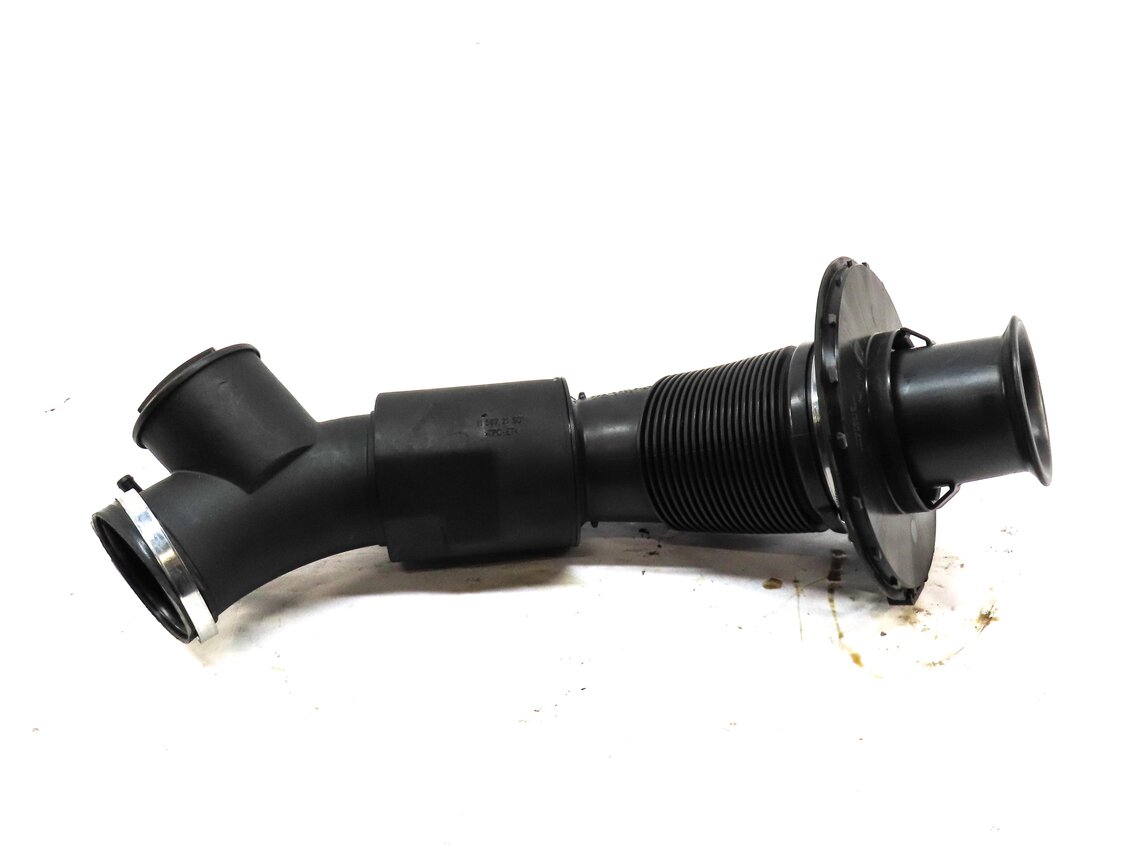 Thumbnail 2: 2012 AUDI A7 (C7 4G8) 3.0L SUPER CGXB ENGINE AUTO AIR INTAKE BOOT PIPE HOSE