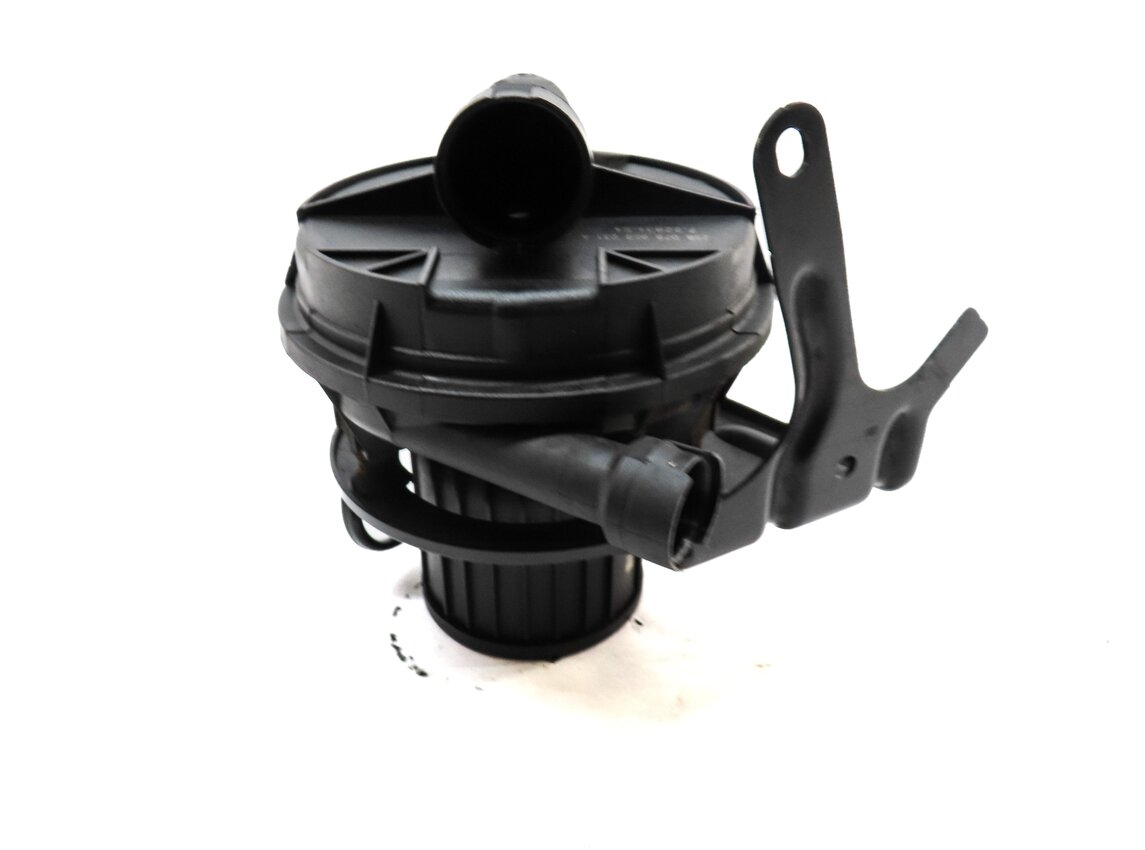 Thumbnail 2: 2012 AUDI A7 (C7 4G8) 3.0L SUPER CGXB ENGINE SECONDARY SMOG AIR INJECTION PUMP