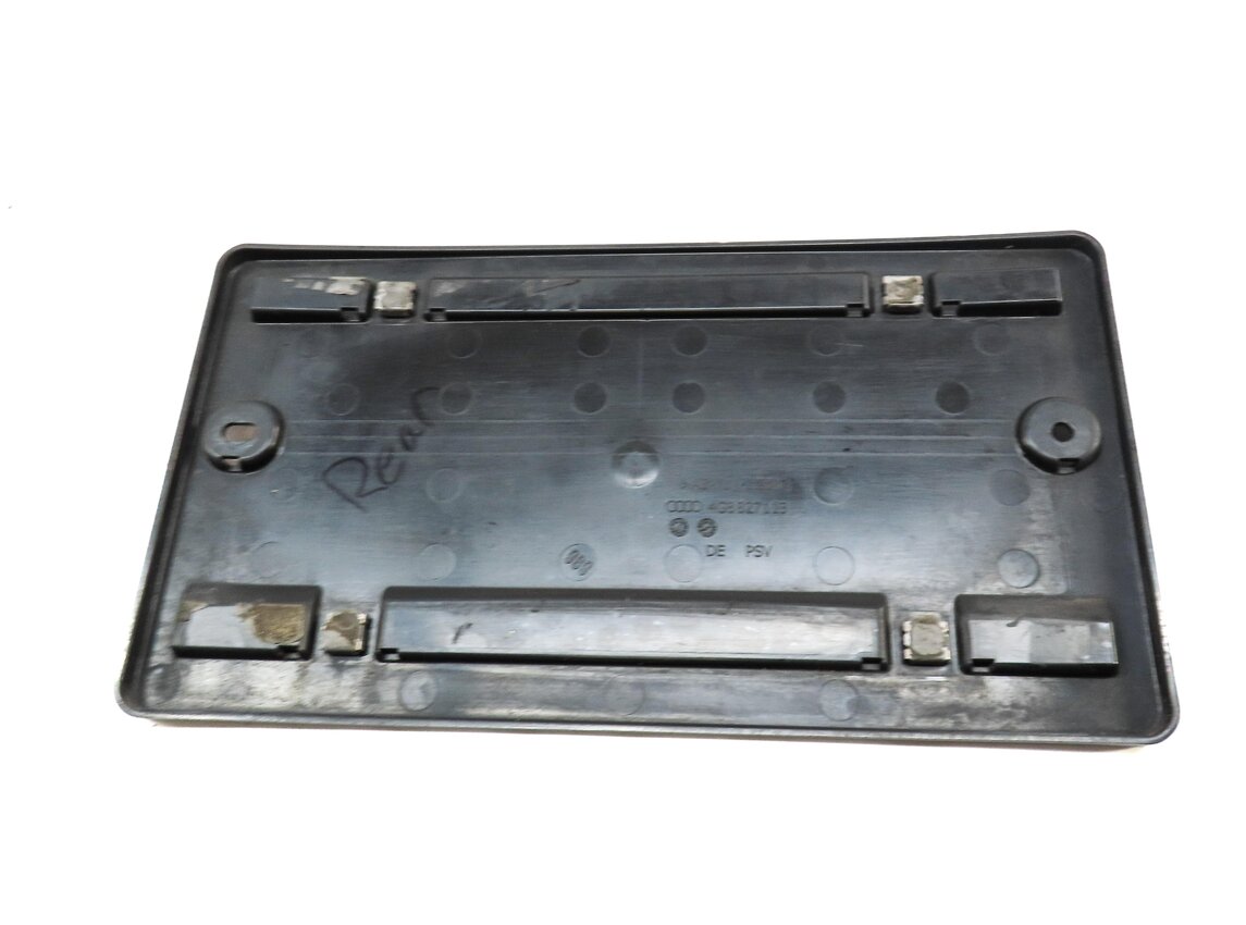 Thumbnail 3: 2012 AUDI A7 (C7 4G8) REAR LICENSE PLATE MOUNT BRACKET 4G8827113