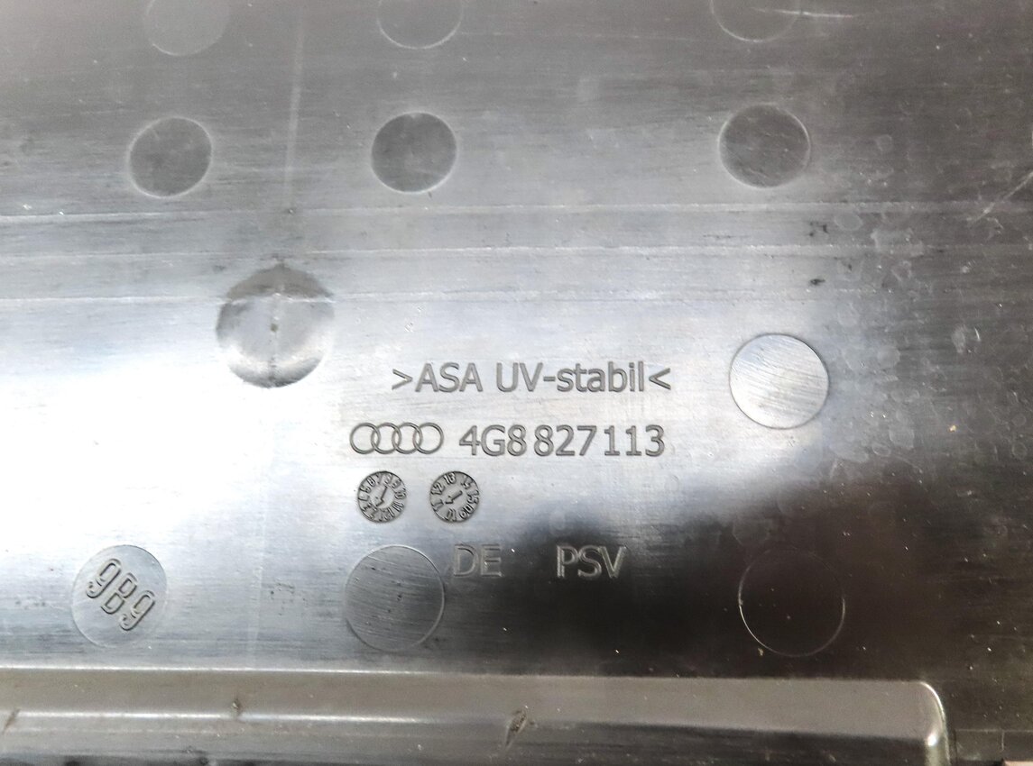Thumbnail 4: 2012 AUDI A7 (C7 4G8) REAR LICENSE PLATE MOUNT BRACKET 4G8827113