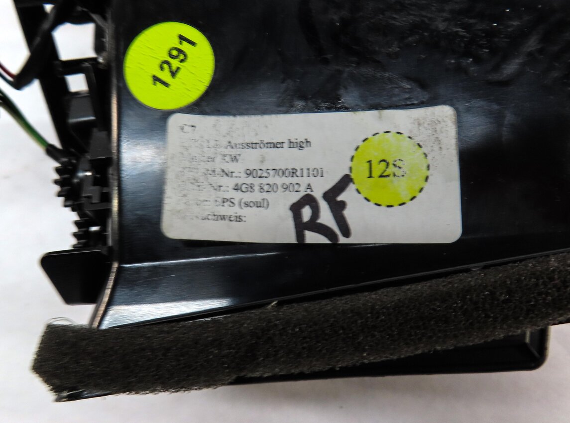 Thumbnail 5: 2012 AUDI A7 (C7 4G8) FRONT RIGHT PASSENGER OUTER A/C HEATER AIR VENT 4G8820902A