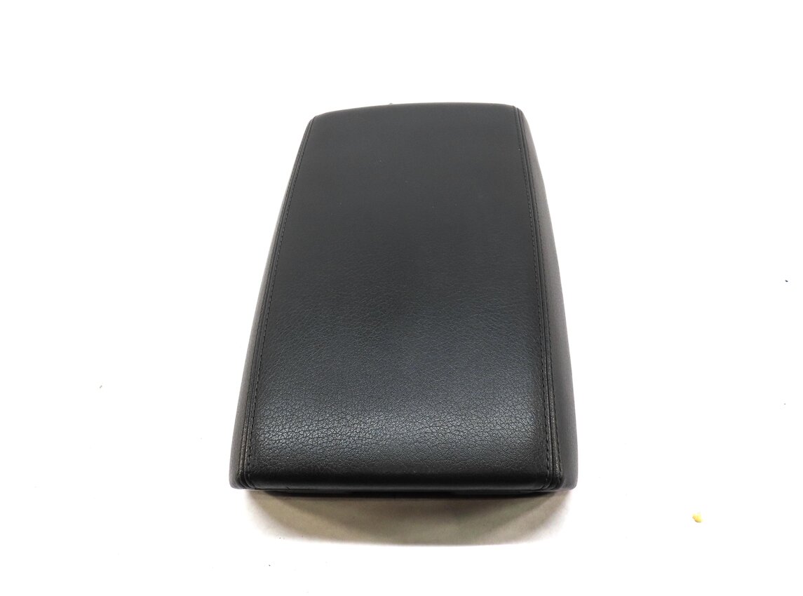 Thumbnail 2: 11-17 AUDI A6 A7 S6 S7 (C7 4G8) FRONT CENTER CONSOLE ARMREST LID (BLACK FZ)