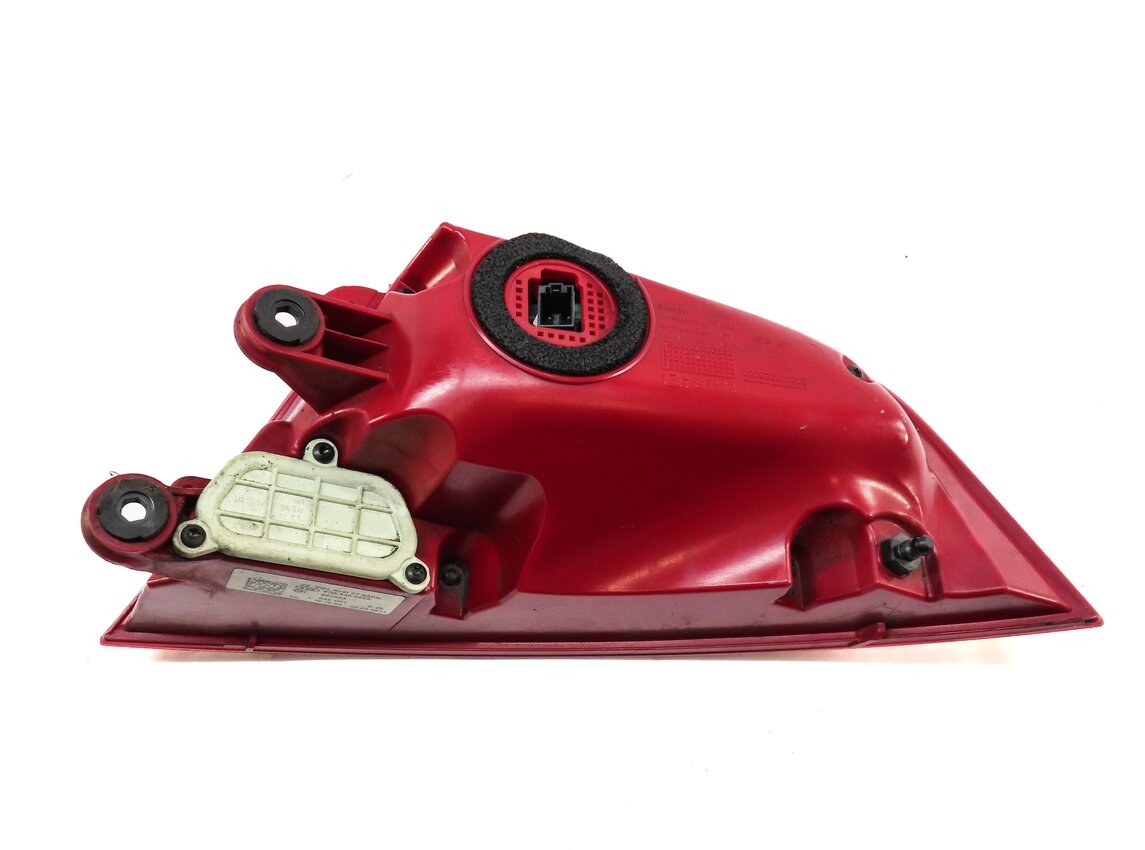 Thumbnail 9: 2012-2015 AUDI A7 S7 (C7 4G8) LEFT DRIVER REAR OUTER TAILLIGHT BRAKE LIGHT LAMP