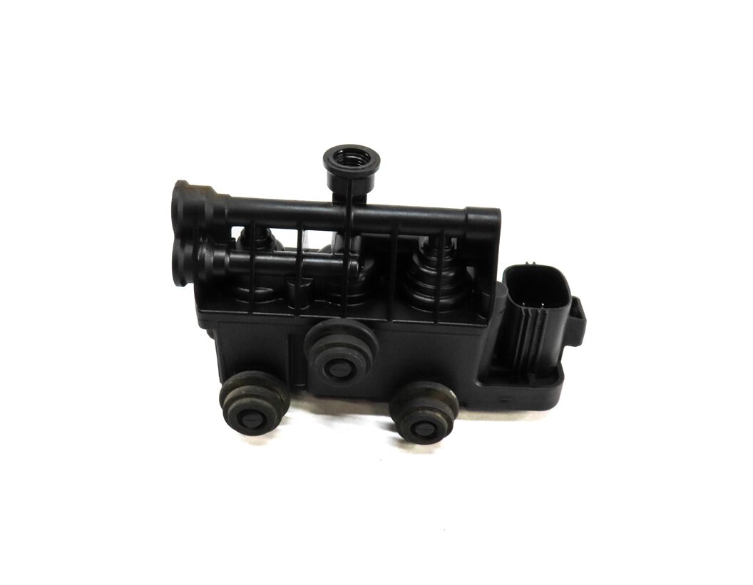 Thumbnail 2: 2006 LAND RANGE ROVER (L322) AIR SUSPENSION TRANSFER RELIEF VALVE RVH500060