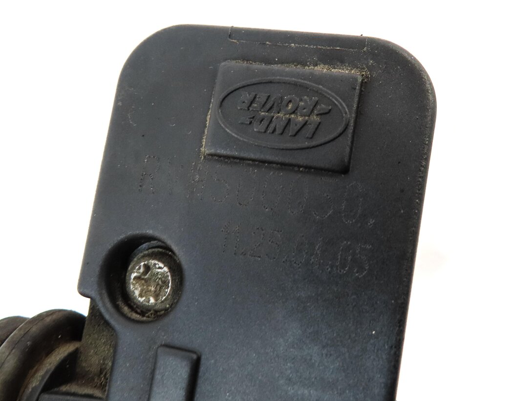 Thumbnail 5: 2006 LAND RANGE ROVER (L322) AIR SUSPENSION TRANSFER RELIEF VALVE RVH500050