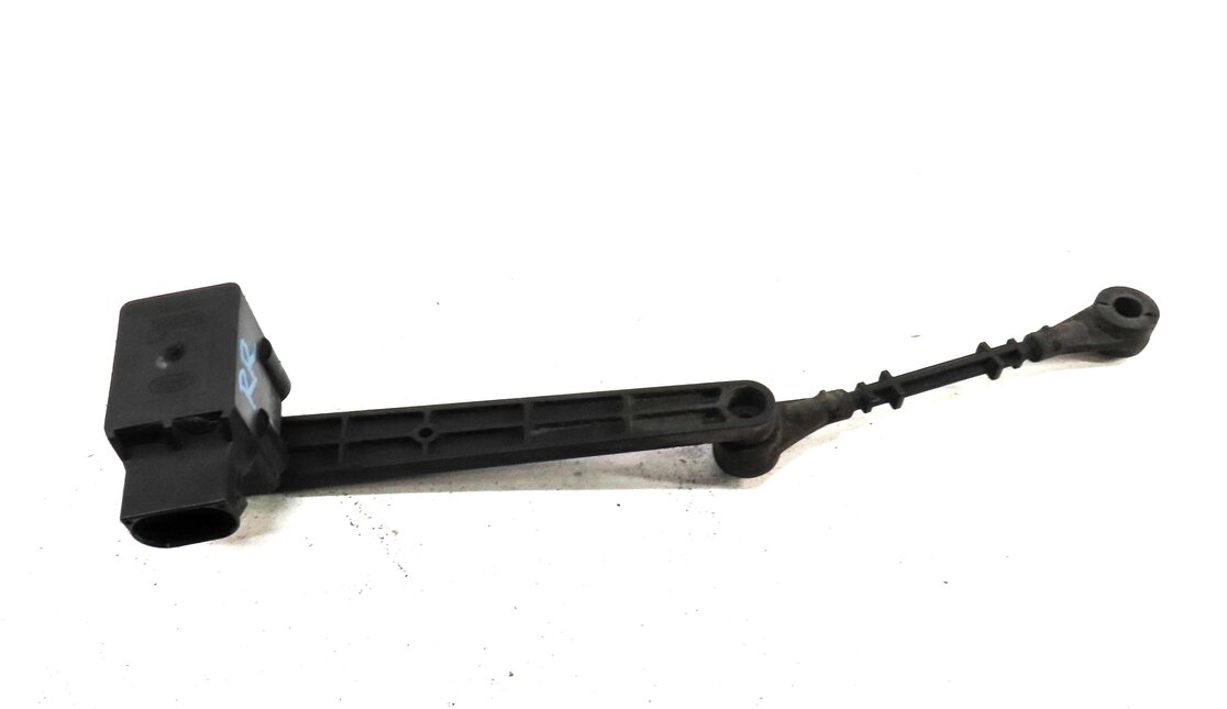 Thumbnail 2: 2006 LAND RANGE ROVER (L322) REAR RIGHT SUSPENSION HEIGHT LEVEL SENSOR RQH500440