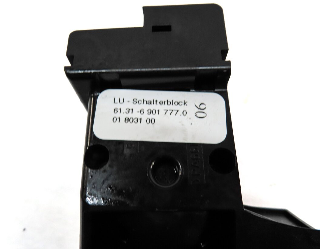 Thumbnail 5: 2006 LAND RANGE ROVER (L322) STEERING COLUMN WHEEL ADJUST ADJUSTMENT SWITCH