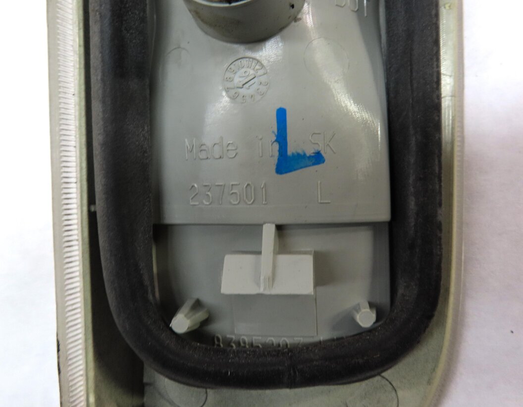 Thumbnail 5: 2006 LAND RANGE ROVER (L322) REAR LEFT DRIVER TRUNK REVERSE TAIL LIGHT TAILLIGHT