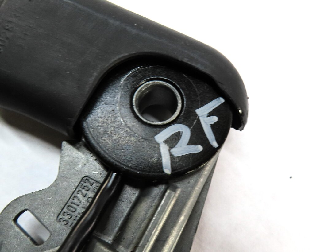Thumbnail 4: 2003-2006 RANGE ROVER (L322) RIGHT FRONT PASSENGER SEATBELT BUCKLE RECEIVER