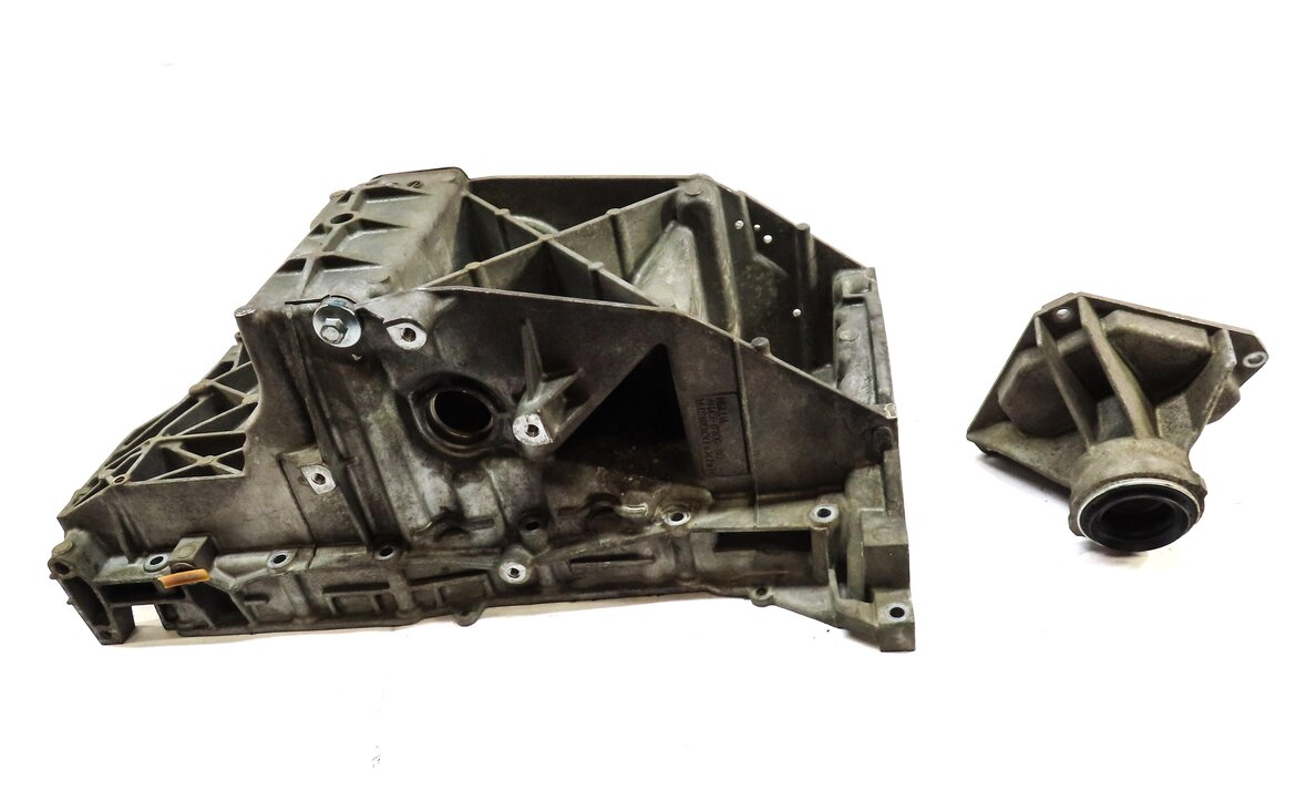 Thumbnail 2: 2006-2009 LAND ROVER RANGE ROVER (L322) 4.2L / 4.4L V8 ENGINE OIL PAN FLUID SUMP