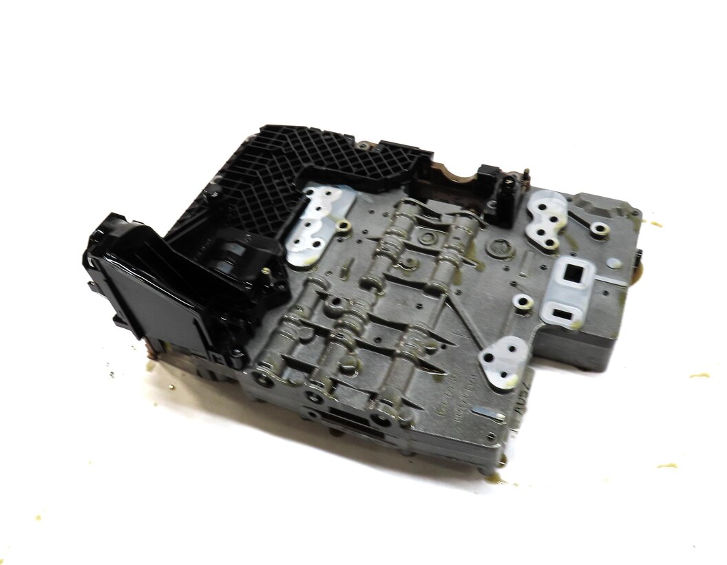 Thumbnail 2: 06-09 RANGE ROVER SPORT (L320 L322) 4.2L 6HP-26 AUTO TRANSMISSION VALVE BODY