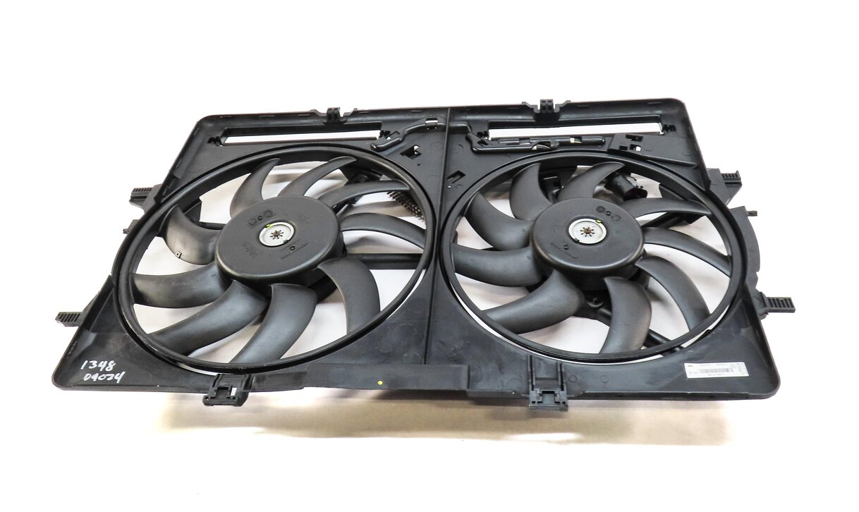 Thumbnail 1: 09-17 AUDI A4 A5 Q5 S4 (B8 8T 8R) 2.0L 3.0L 3.2L RADIATOR COOLING FAN w/ SHROUD