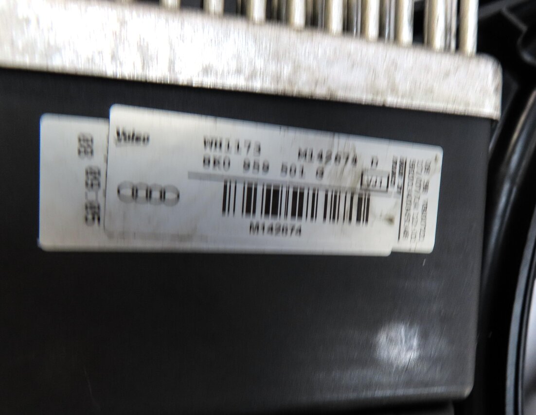 Thumbnail 6: 09-17 AUDI A4 A5 Q5 S4 (B8 8T 8R) 2.0L 3.0L 3.2L RADIATOR COOLING FAN w/ SHROUD