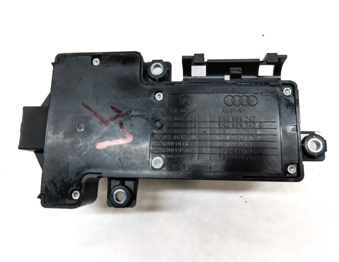 Thumbnail 4: 2015 AUDI A4 (B8 8K) FRONT LEFT DRIVER SEAT ADJUST ADJUSTMENT SWITCH (BLACK)