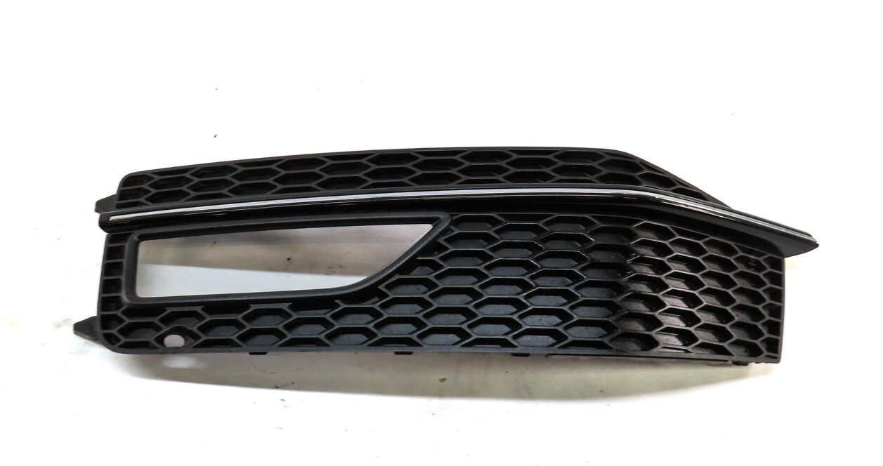 Thumbnail 2: 2015 AUDI A4 (B8 8K) FRONT LEFT LOWER FOG LIGHT TRIM GRILLE 8K0807681L