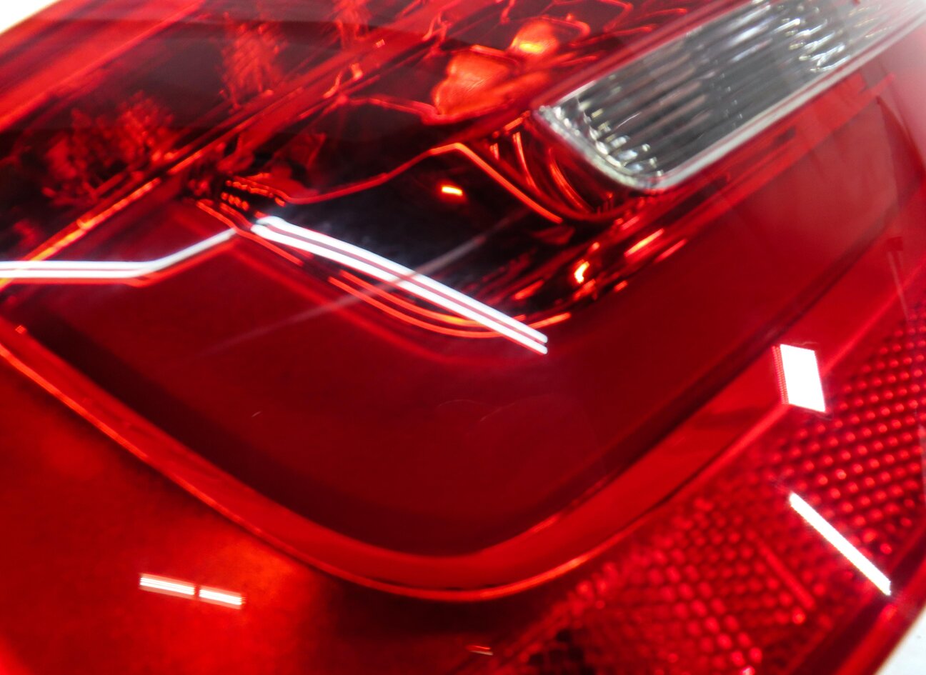 Thumbnail 6: 2013-2016 AUDI A4 S4 (B8 8K) LEFT DRIVER OUTER TAILLIGHT BRAKE LIGHT LAMP - LED