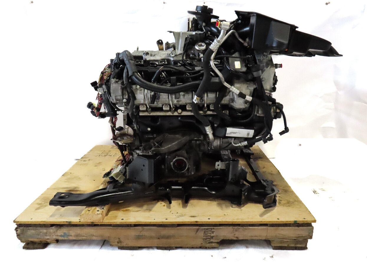 Thumbnail 4: 11-14 BMW X5M X6M ///M (E70 E71) 4.4L S63 TWIN TURBO V8 ENGINE ASSEMBLY (136k)