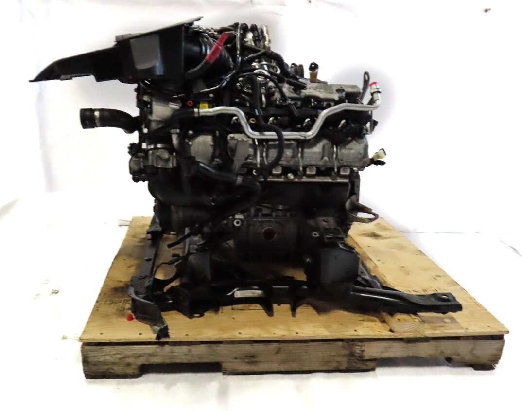Thumbnail 6: 11-14 BMW X5M X6M ///M (E70 E71) 4.4L S63 TWIN TURBO V8 ENGINE ASSEMBLY (136k)