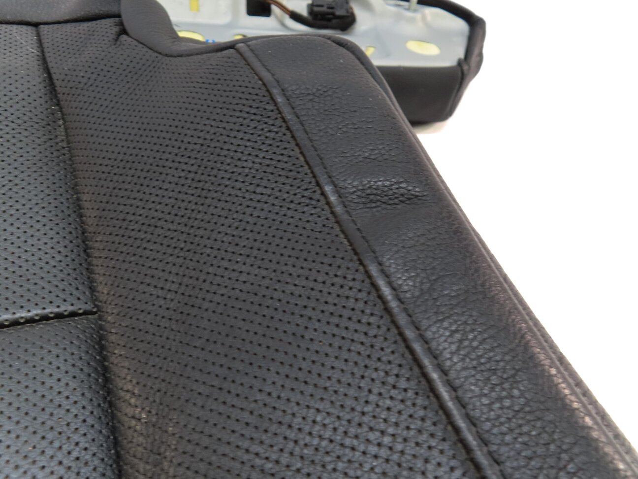 Thumbnail 8: 2013 BMW X6M ///M (E71) FRONT LEFT LOWER COMFORT HEATED VENT SEAT CUSHION BLACK