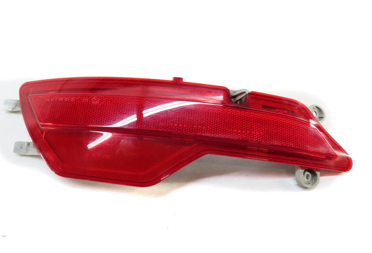Thumbnail 3: 2013 BMW X6M ///M (E71) REAR RIGHT LOWER BUMPER REFLECTOR (RED) 63147179990