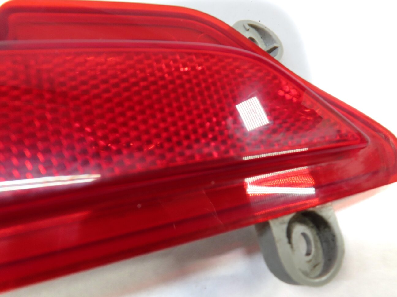 Thumbnail 6: 2013 BMW X6M ///M (E71) REAR RIGHT LOWER BUMPER REFLECTOR (RED) 63147179990