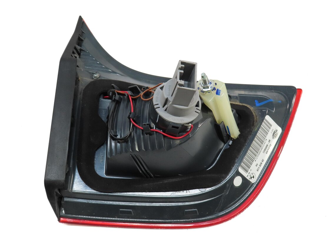 Thumbnail 4: 2013-2014 BMW X6 X6M (E71 E72) RIGHT PASSENGER REAR INNER TAILLIGHT LIGHT LAMP