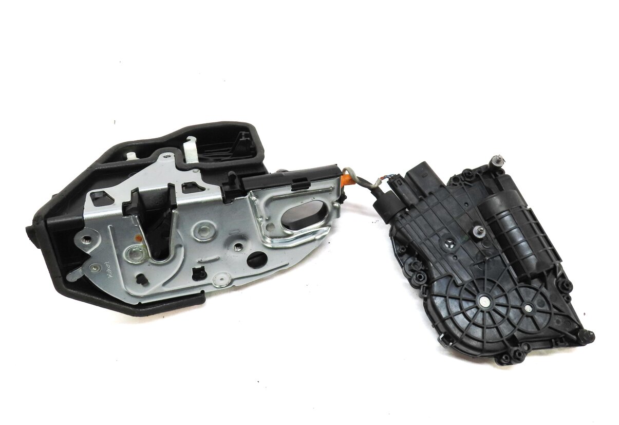 Thumbnail 3: 2013 BMW X6M ///M (E71) REAR LEFT DOOR LOCK LATCH w/ SOFT CLOSE MOTOR 7167587