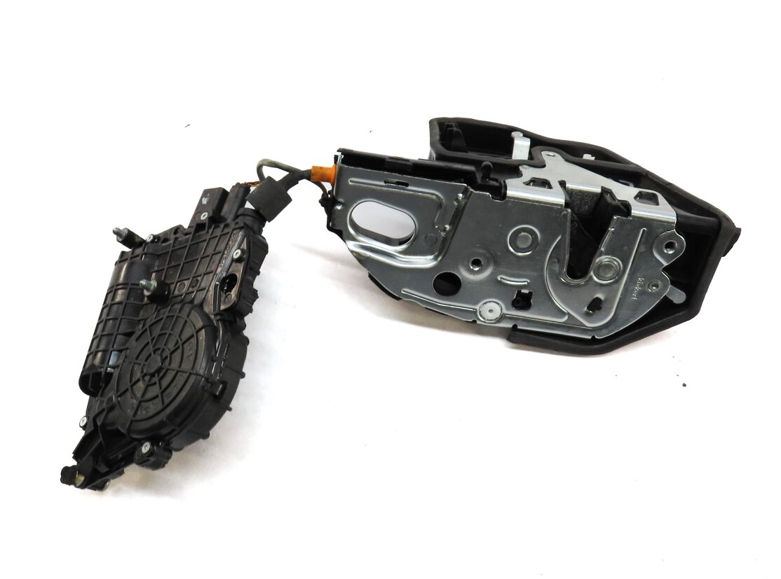 Thumbnail 3: 2013 BMW X6M ///M (E71) REAR RIGHT DOOR LOCK LATCH w/ SOFT CLOSE MOTOR 7167588