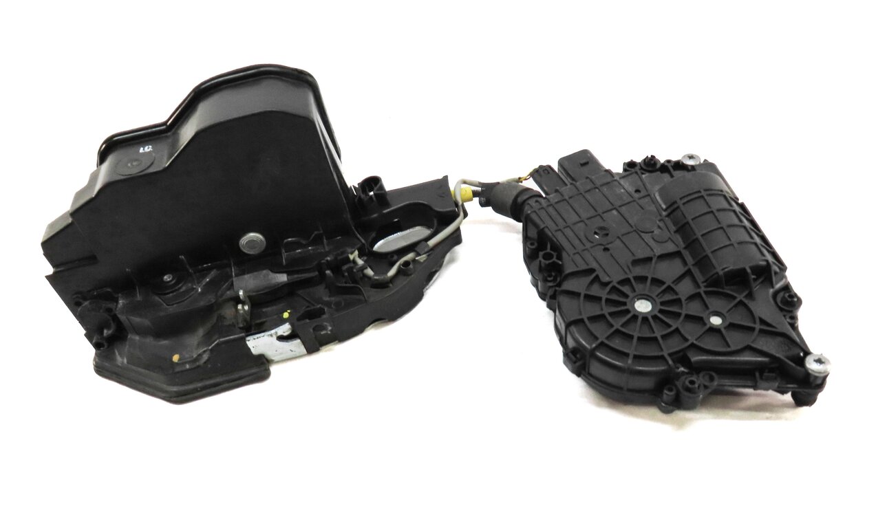 Thumbnail 2: 2013 BMW X6M ///M (E71) FRONT RIGHT PASSENGER DOOR LATCH w/ SOFT CLOSE MOTOR