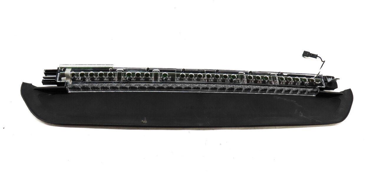 Thumbnail 2: 2013 BMW X6M ///M (E71) REAR UPPER CENTER THIRD 3RD BRAKE LIGHT TAILLIGHT LAMP