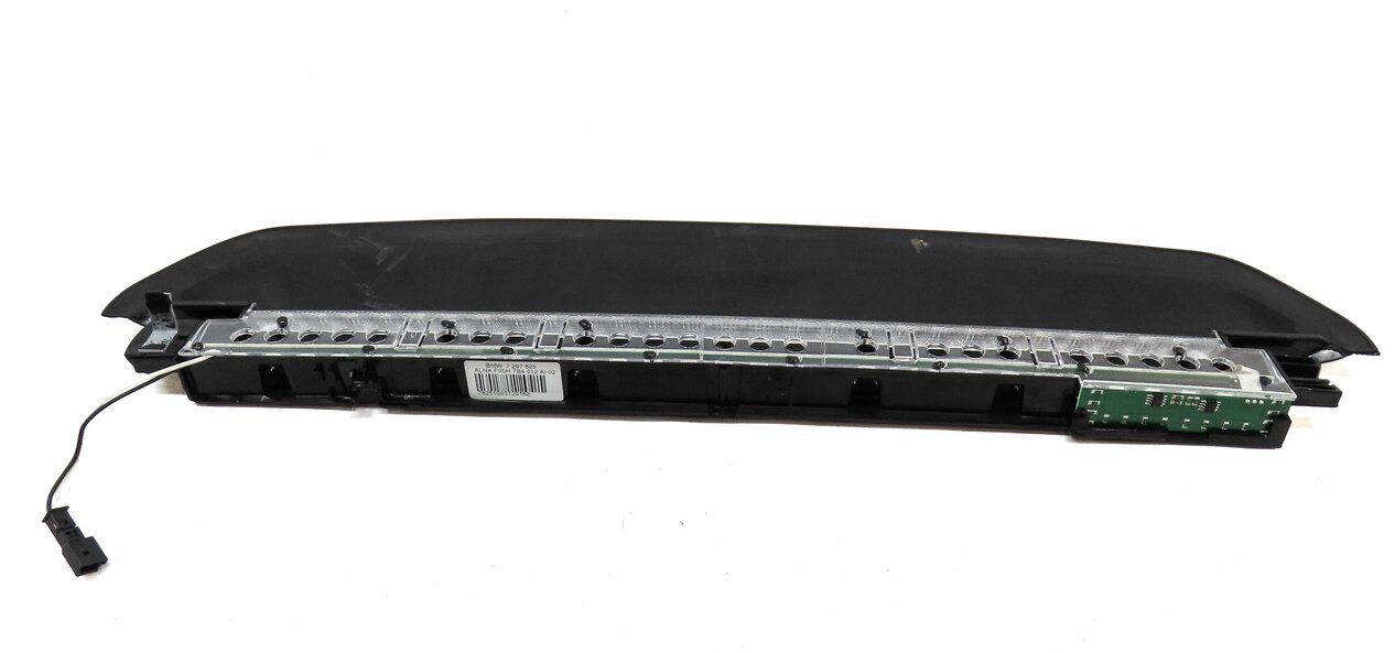 Thumbnail 3: 2013 BMW X6M ///M (E71) REAR UPPER CENTER THIRD 3RD BRAKE LIGHT TAILLIGHT LAMP