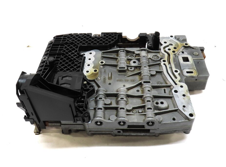 Thumbnail 2: 12-14 BMW X5M X6M ///M (E70 E71) 4.4L S63 - 6HP26 AUTO TRANSMISSION VALVE BODY