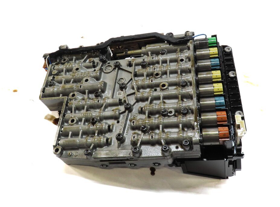 Thumbnail 4: 12-14 BMW X5M X6M ///M (E70 E71) 4.4L S63 - 6HP26 AUTO TRANSMISSION VALVE BODY