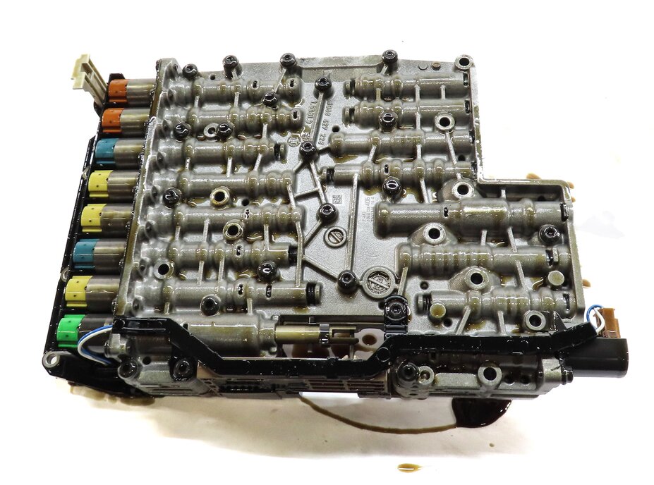 Thumbnail 5: 12-14 BMW X5M X6M ///M (E70 E71) 4.4L S63 - 6HP26 AUTO TRANSMISSION VALVE BODY