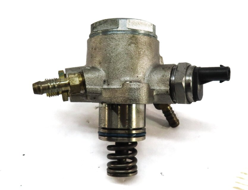 Thumbnail 5: 13-15 AUDI A8 S6 S7 S8 (C7 D4) 4.0L ENGINE LEFT OR RIGHT HIGH PRESSURE FUEL PUMP