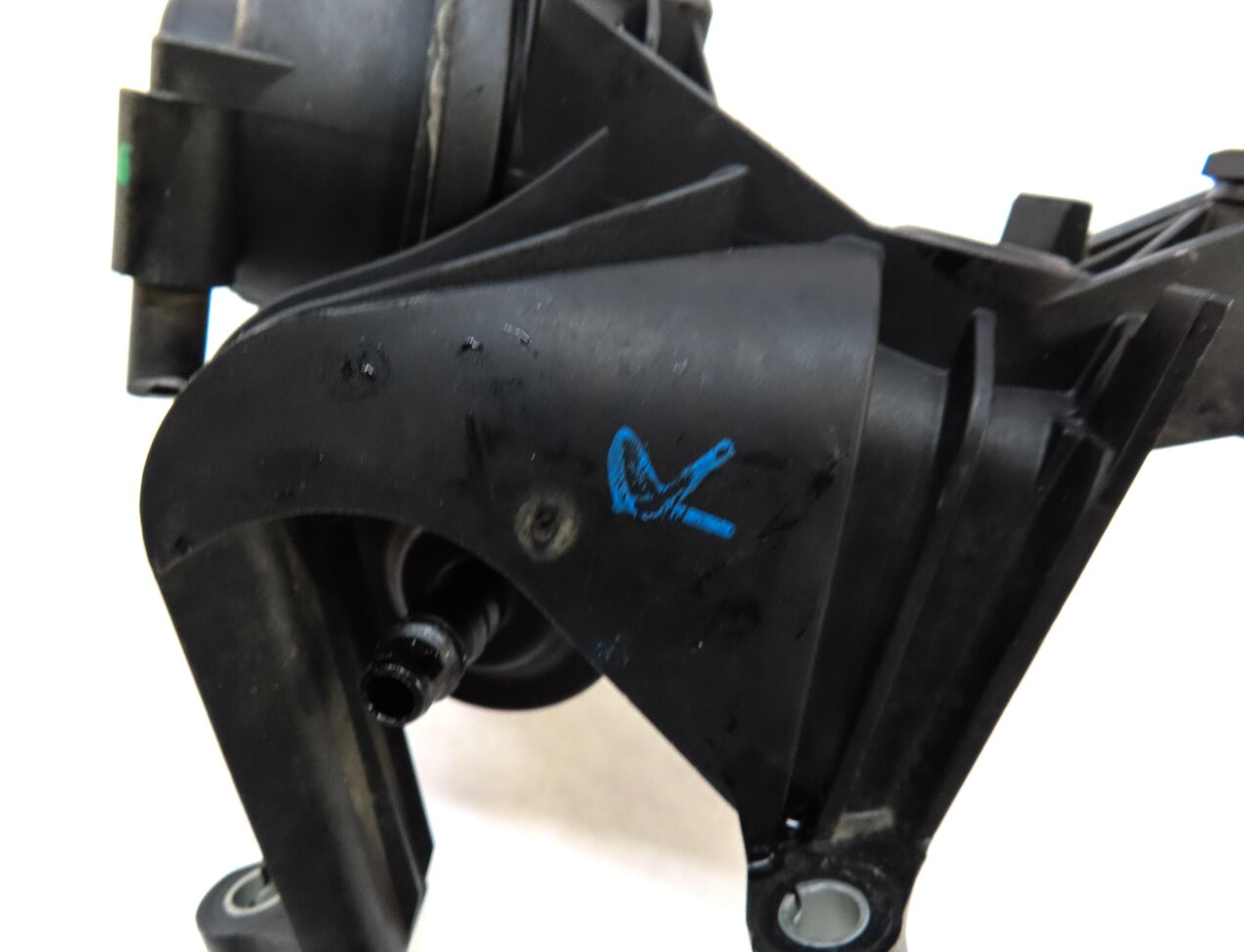 Thumbnail 5: 2013 AUDI S7 (C7) 4.0L CEUC ENGINE RIGHT TURBO VACUUM ACTUATOR VALVE B079462L