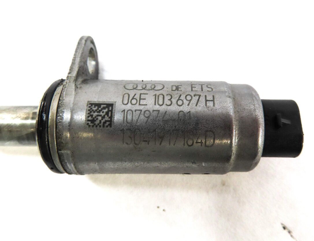 Thumbnail 5: 2013 AUDI S7 (C7) 4.0L CEUC ENGINE CAMSHAFT ADJUST SOLENOID SET 8 06E103697H
