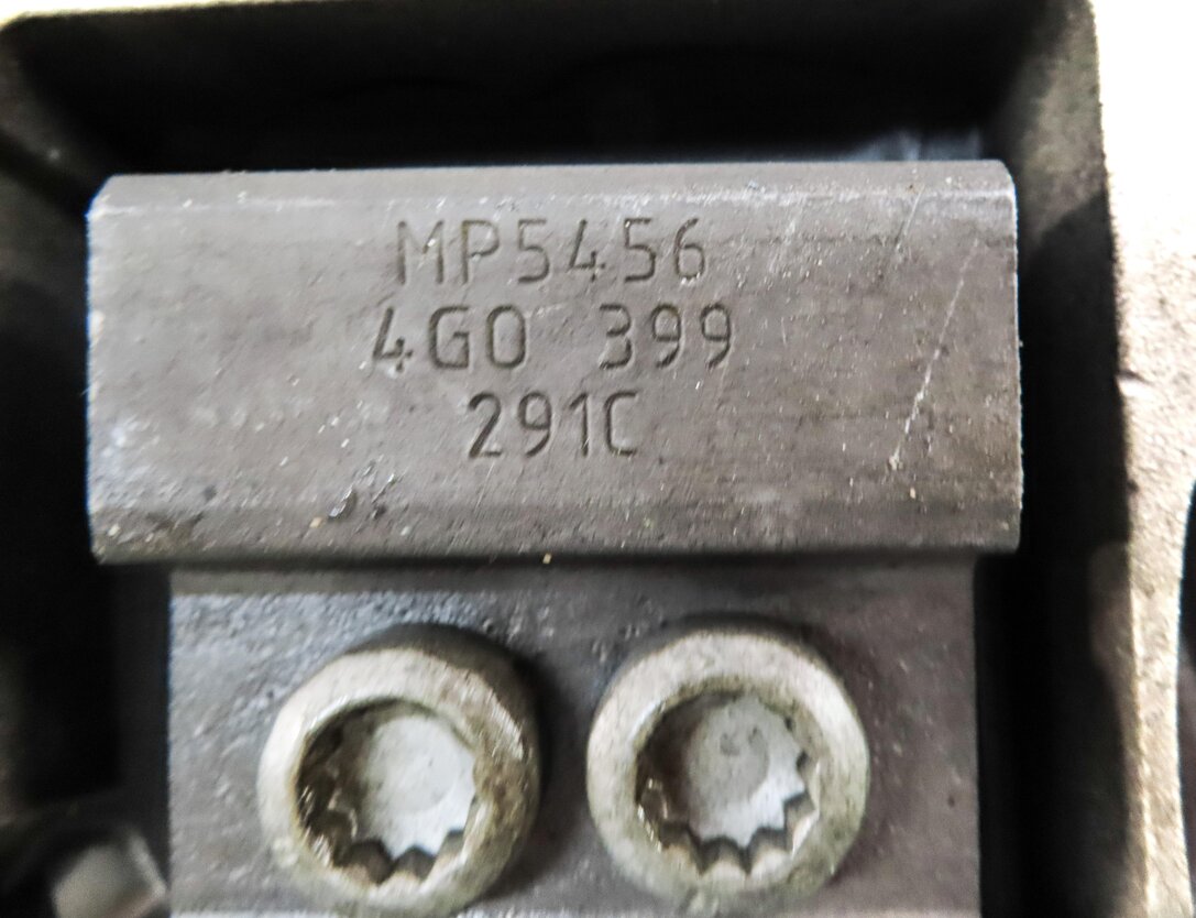 Thumbnail 5: 2013 AUDI S7 (C7) 4.0L CEUC ENGINE CENTER TRANSMISSION MOUNT BRACKET 4G0399153T