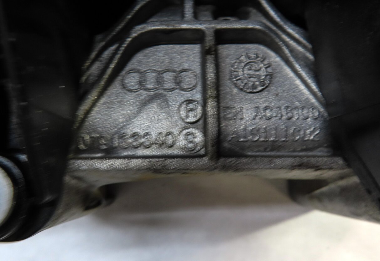 Thumbnail 7: 13-15 AUDI A8 S6 S7 S8 (C7 4G8 D4 4H) 4.0L ENGINE - RIGHT LOWER INTAKE MANIFOLD