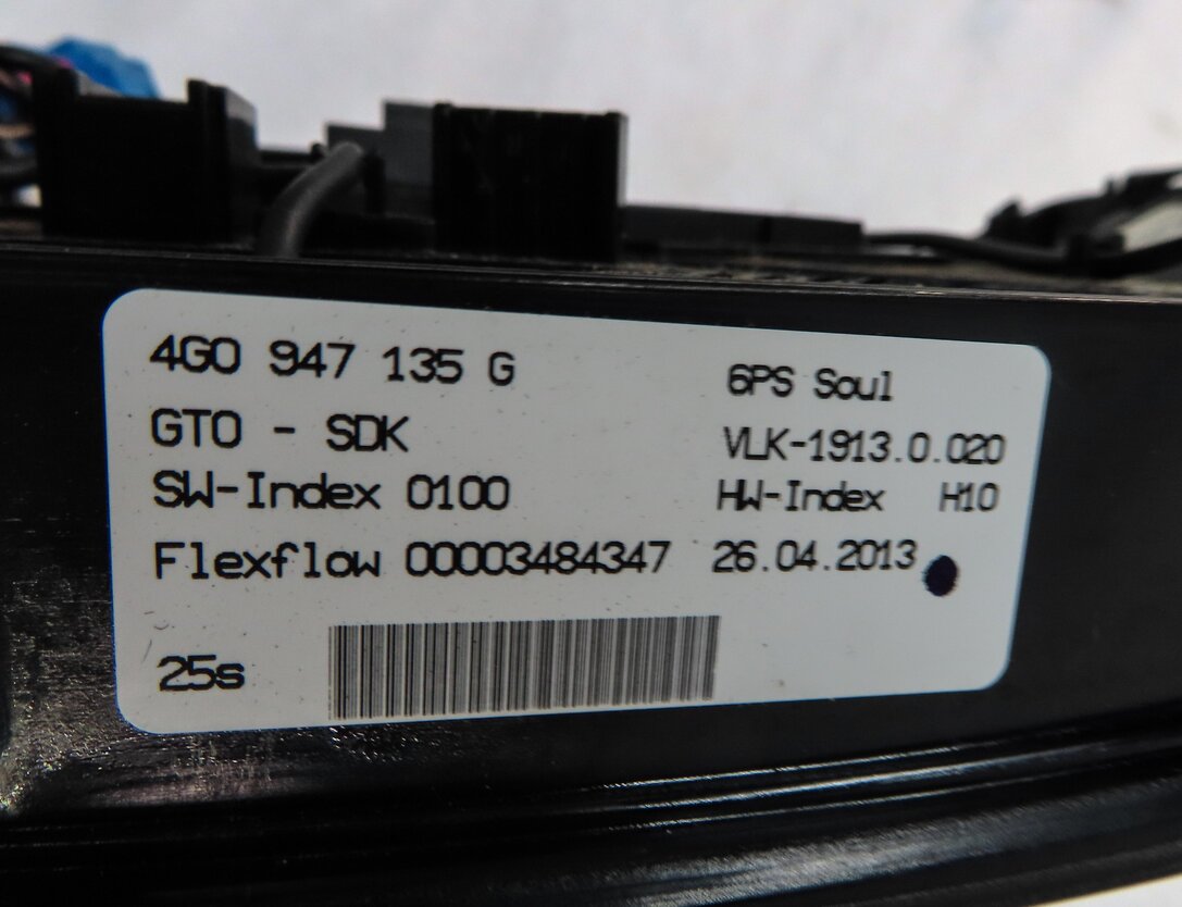 Thumbnail 7: 2013 AUDI S7 (C7) FRONT CENTER ROOF PRIMARY DOME LIGHT w/ SWITCHES (BLACK)