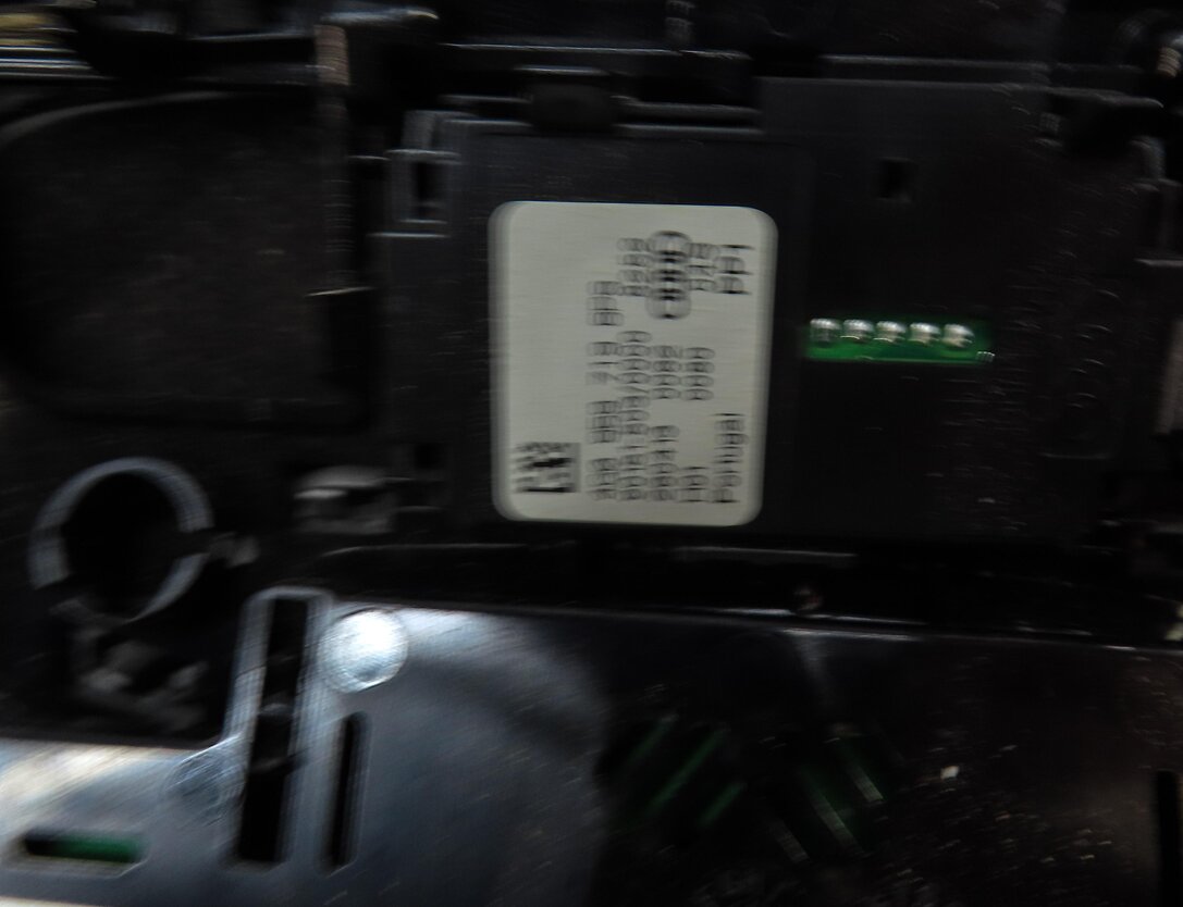 Thumbnail 8: 2013 AUDI S7 (C7) FRONT CENTER ROOF PRIMARY DOME LIGHT w/ SWITCHES (BLACK)