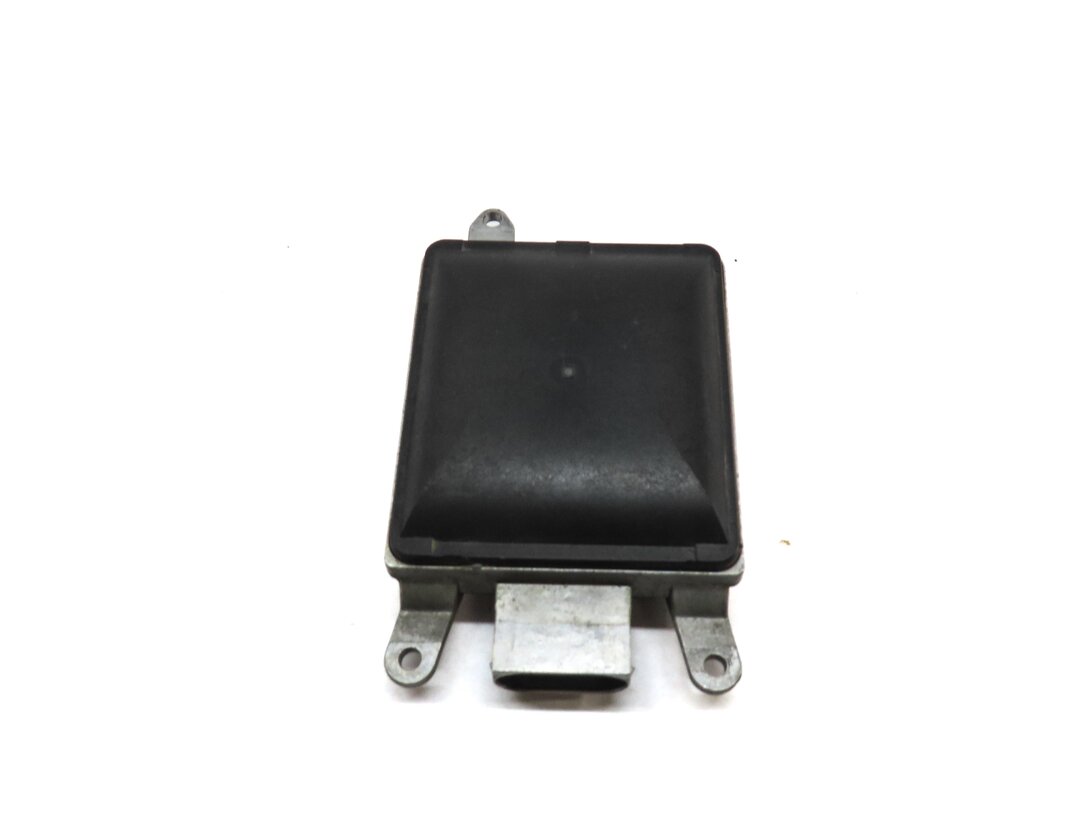 Thumbnail 2: 2012-2015 AUDI A7 S7 RS7 (C7 4G8) BLIND SPOT ALERT CONTROL MODULE (SLAVE)