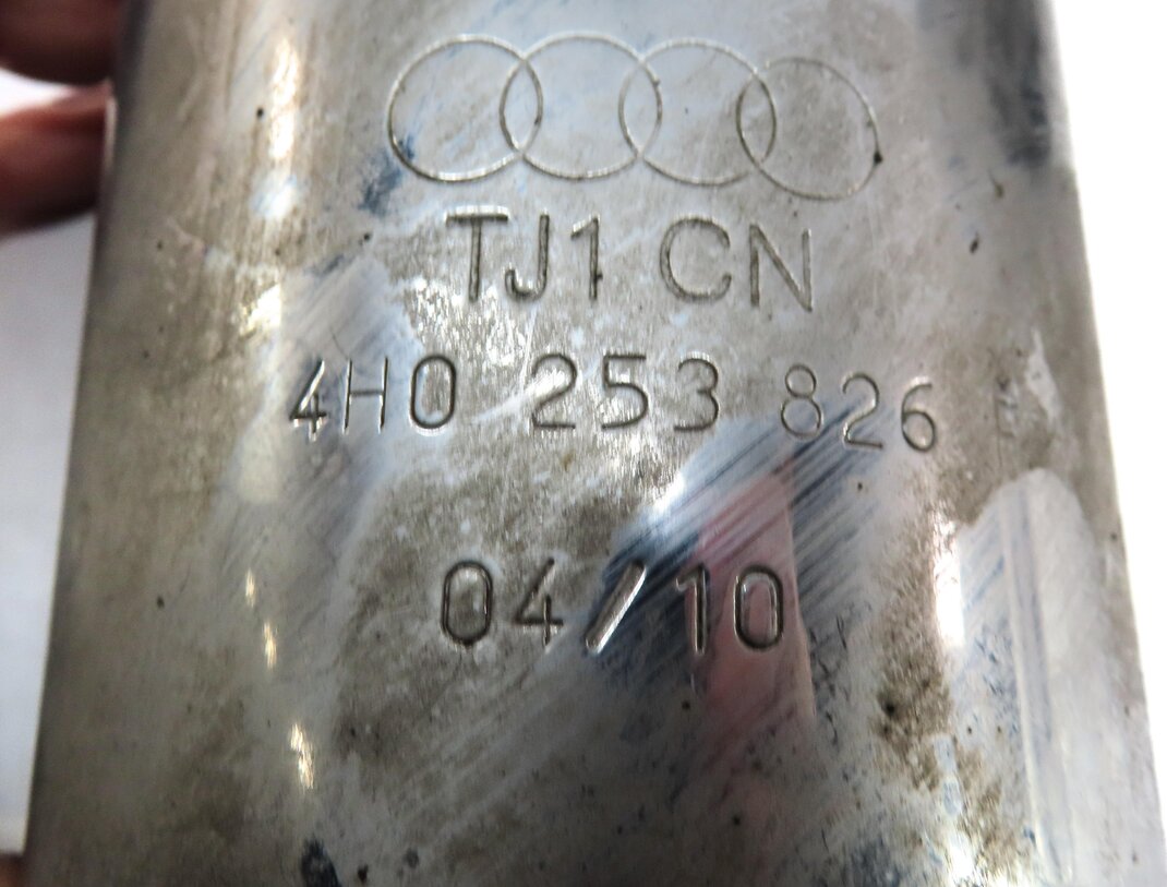 Thumbnail 5: 11-12 AUDI A8 (D4 4H) 4.2L CDRA ENGINE REAR LEFT & RIGHT MUFFLER EXHAUST TIP SET