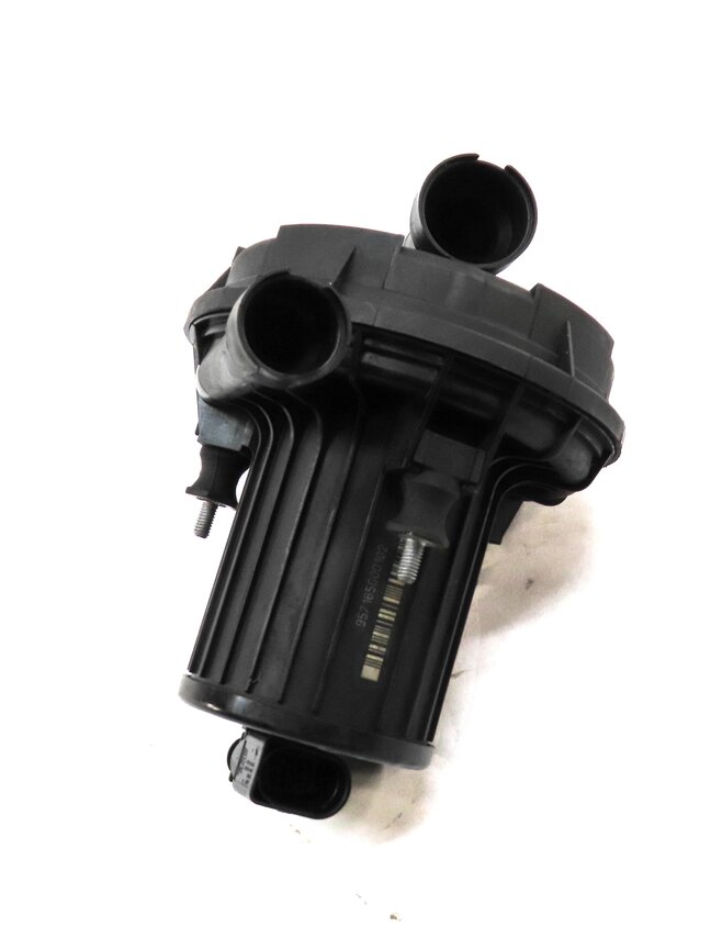 Thumbnail 4: 2011 AUDI A8 (D4 4H) 4.2L CDRA ENGINE SECONDARY AIR INJECTION SMOG PUMP