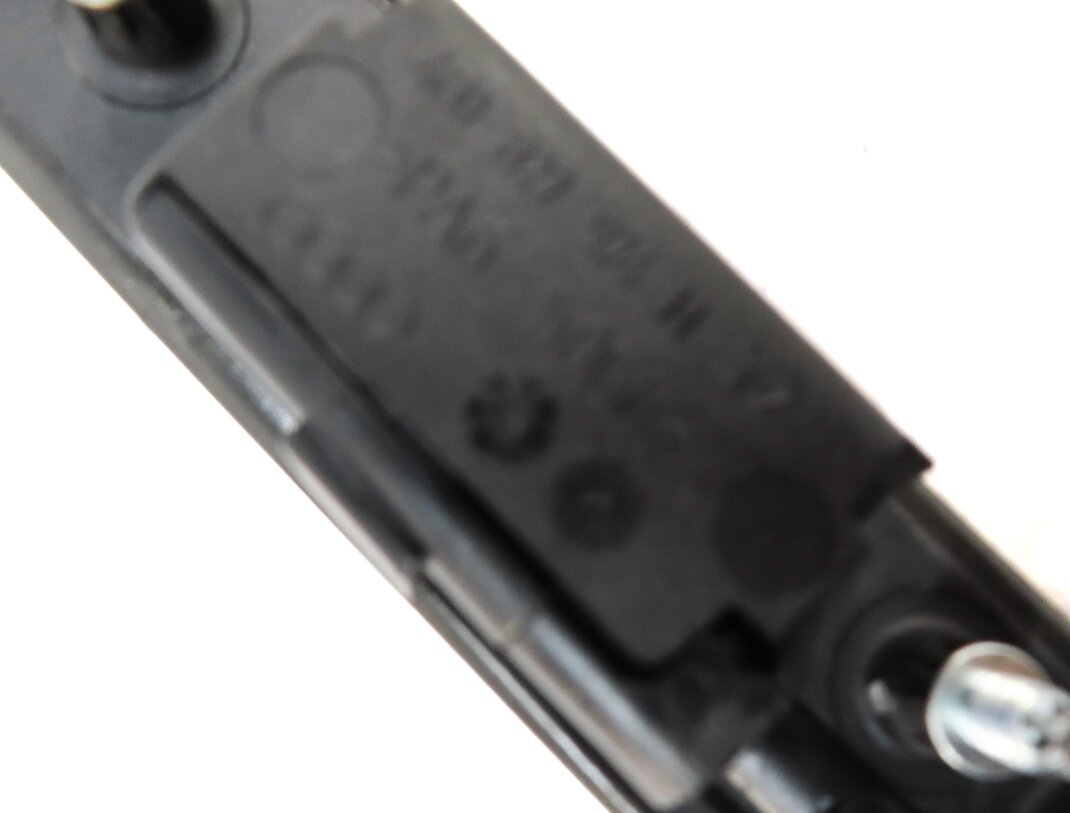 Thumbnail 5: 2011 AUDI A8 (D4 4H) REAR TRUNK HANDLE & LICENSE PLATE LIGHTS ASSEMBLY