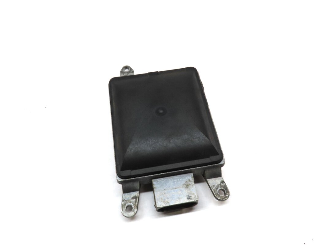 Thumbnail 1: 2011-2012 AUDI A8 (D4 4H) BLIND SPOT ALERT RADAR LANE DEPARTURE MODULE (SLAVE)